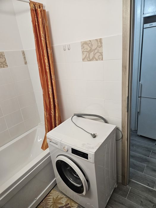 Proprietar, inchiriez Apartament cu 1 camera Semidecomandat Zona Modern! 30mp