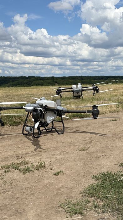 Dronă agricolă DJI Agras T50 Refurbished pentru pulverizare