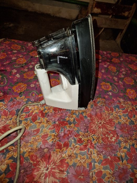 Утюг рабочи в хорошем состояни