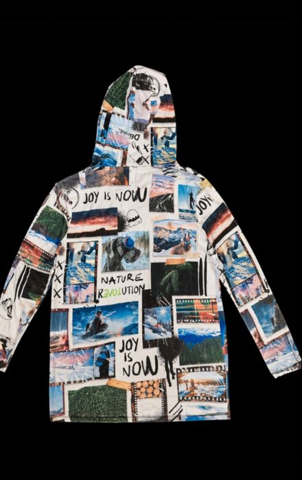 Hanorac desigual cu peisaje si gluga