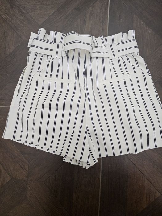 Къси панталонки Zara S