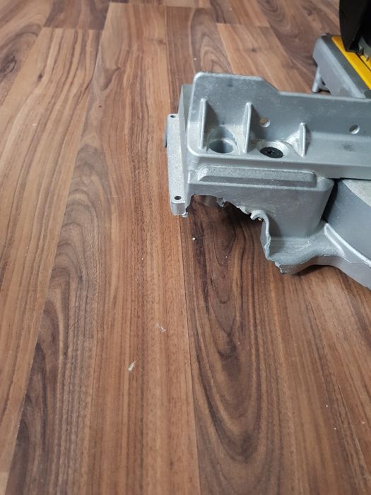 Circular pentru taieri înclinate Dewalt DWS 774