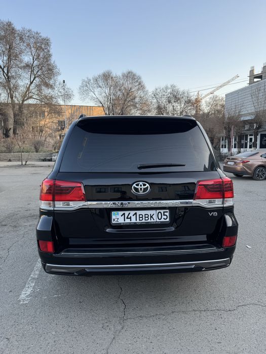 Toyota land cruiser 200