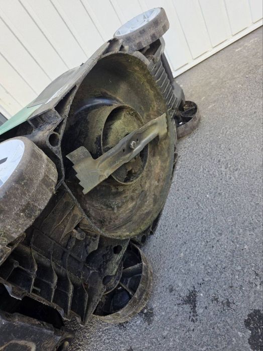 Електрическа косачка с батерия Bosch Pro silence 36-550