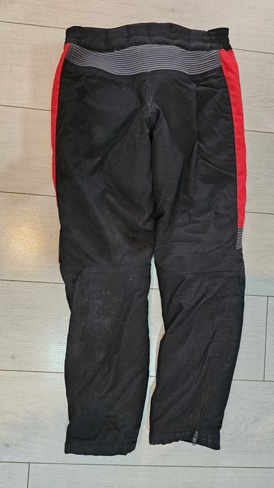 Pantaloni goretex