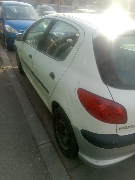 Vând Peugeot 206 pt programul rabla sau pt piese sau reparat