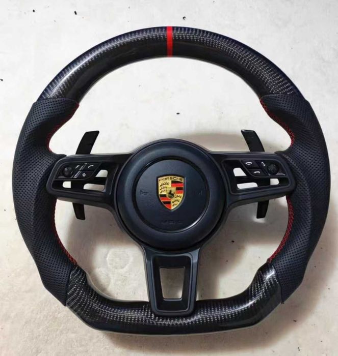 Porsche спортен карбонов волан с червен маркер