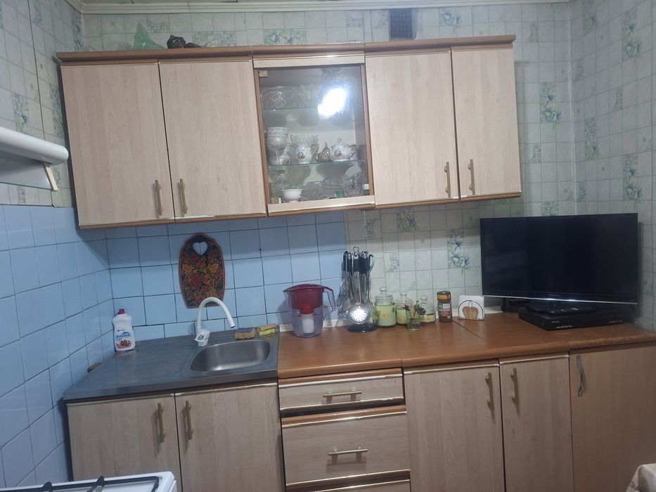 Продам кухонный гарнитур б/у