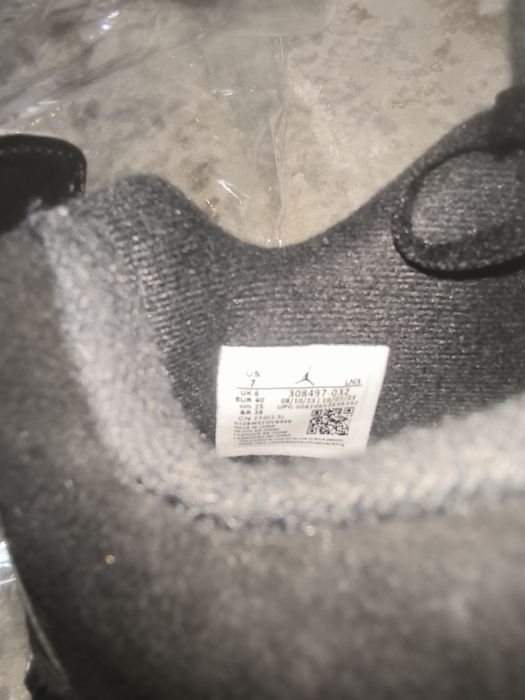 Jordan 4 gold black 40