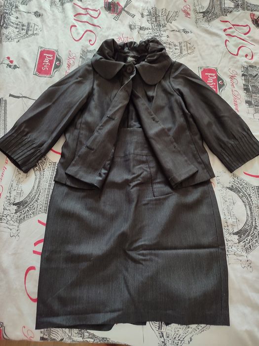 Продам 2  костюма