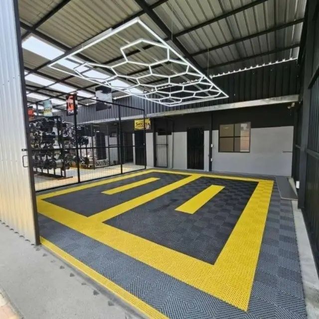 Паркин ва топинг пол устига модул мат.  Брусчатка, кафел ва гранит