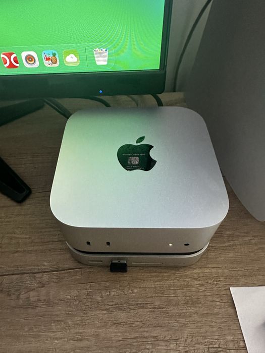 Mac Mini PC Apple cu procesor Apple M4, 10 nuclee CPU and 10 nuclee GPU, 16GB, 256GB SSD, INT KB