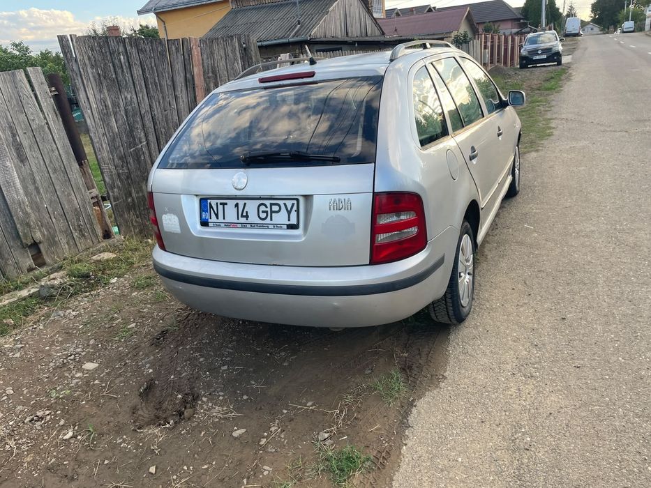 Vând skoda fabia