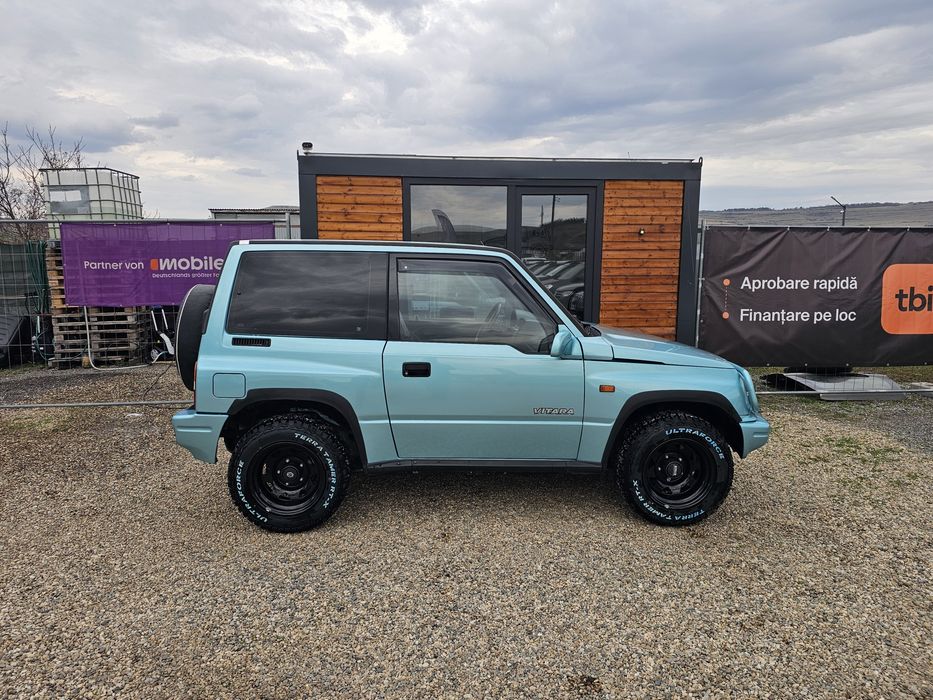 Suzuki Vitara, 1.6 Benzina, 4x4, Clima automata, Reductor  Cauciucuri A/T uri Jante concave  Posibil Rate ***