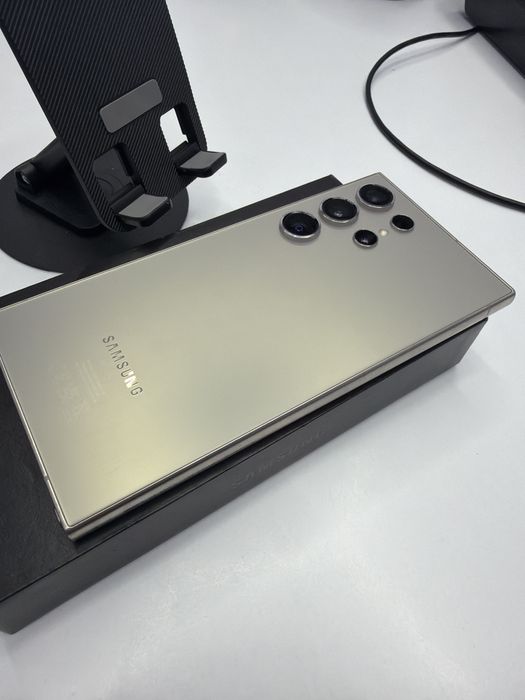 Samsung S24 Ultra 256Gb Full box Intretinut