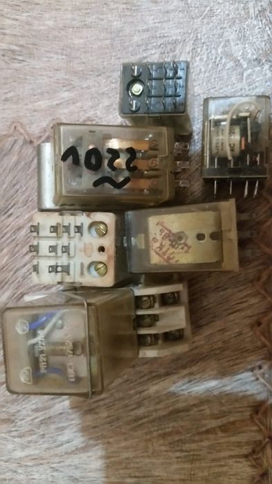 Реле промежуточное.