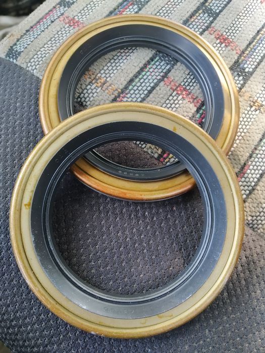Сальники G5127 продам