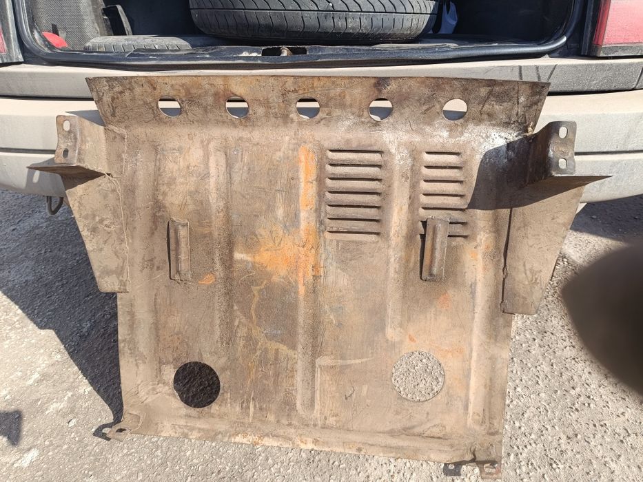 Продам защиту двигателя