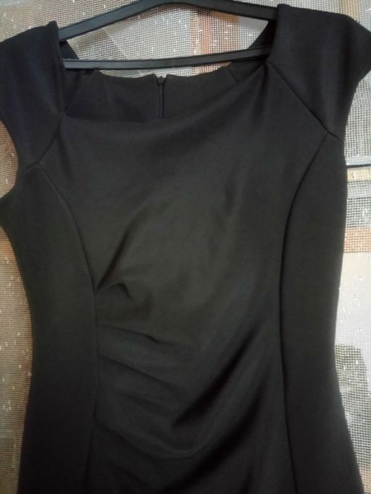 Елегантна рокля