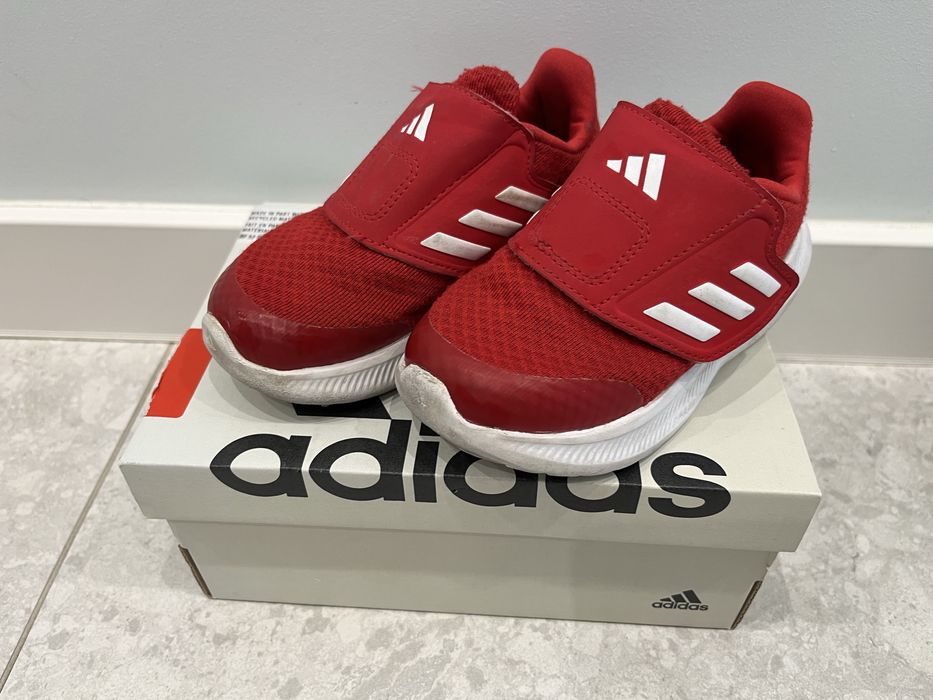 Обувки Кемпер Camper и Адидас Маратонки