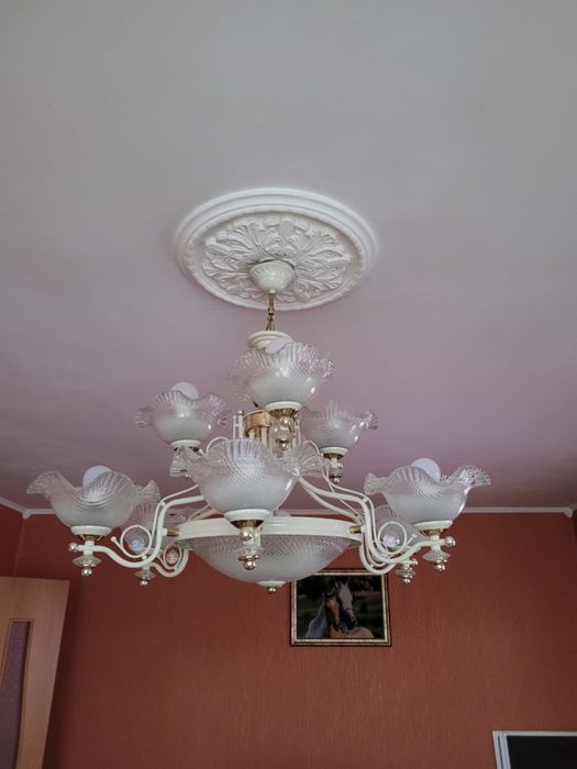 Продам люстру в хорошем состояние