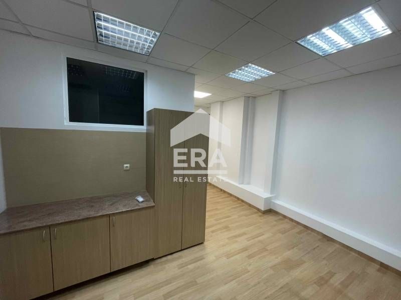 Лекарски кабинет за продажба, в центъра на кв. Аспарухово, Варна