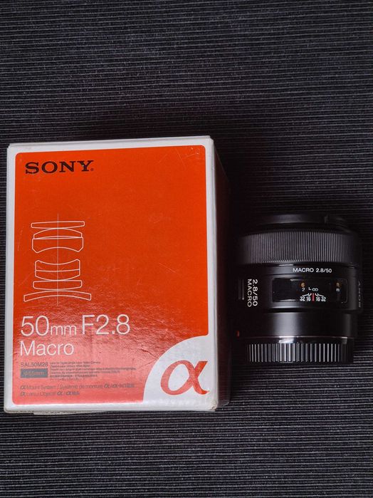 Sony LA-EA3, Sony 70-300mm f/4.5-5.6 G SSM, Sony SAL 50mm f/2.8 Macro