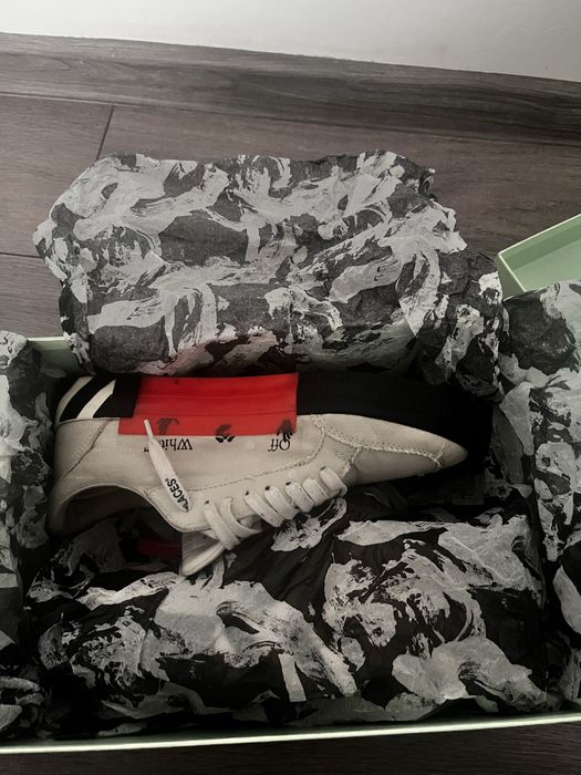 Off white vulcanized low canvas