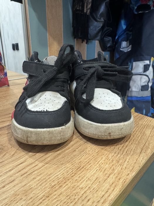 Кроссовки  25 размер