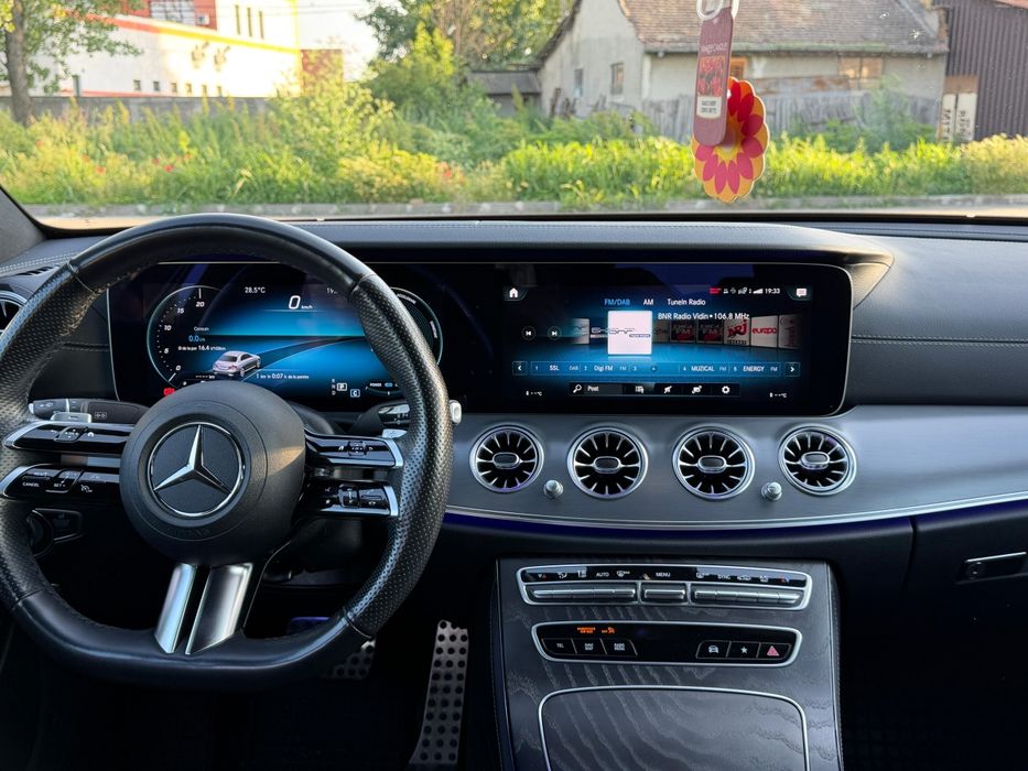 Mercedes Benz Gri Hybrid 02