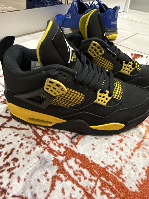 Adidasi jordan 4
