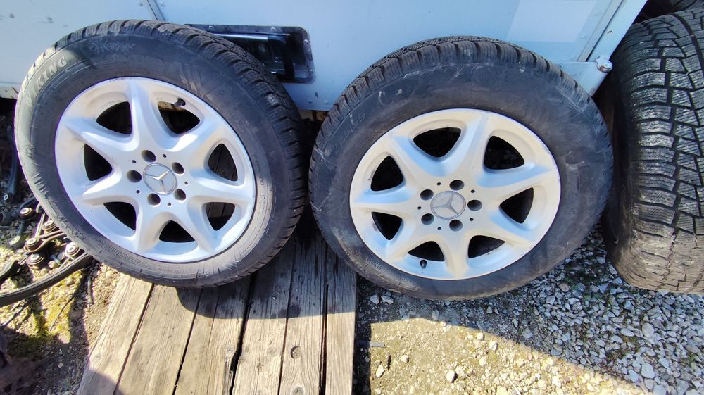 Гуми с джанти 225 55 16 зимни ,чисто нови