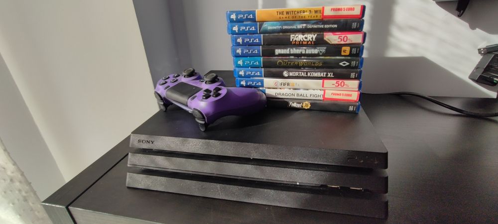 Playstation 4 PRO 1 TB + 10 jocuri