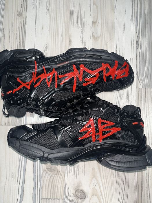 Balenciaga runner graffiti