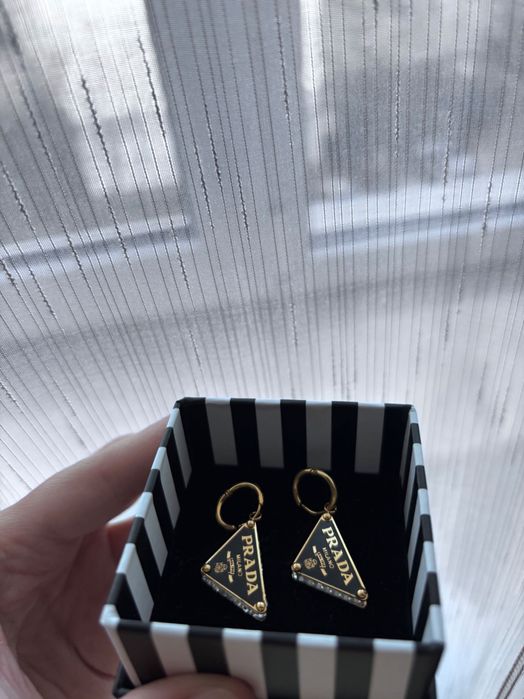 Cercei Prada aurii cu cristale