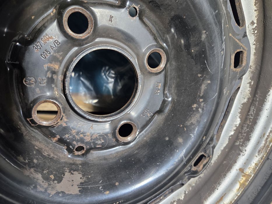 Зимни гуми 185/70/14 с джанти vw