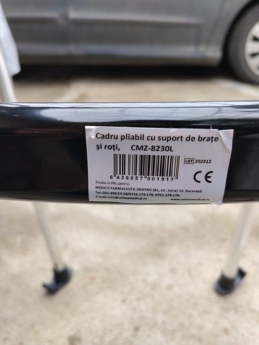 Cadru mers cu roti și sprijin coate
