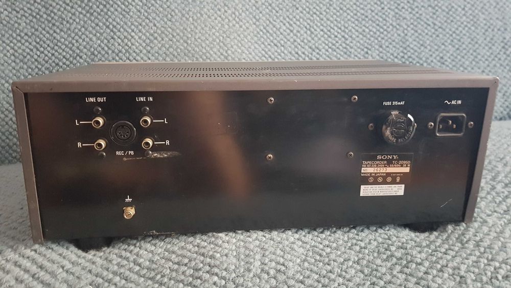 vintage Cassette Deck SONY TC-209 SD (1975)