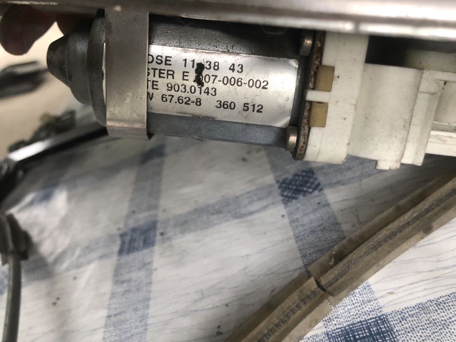 Стеклоподъемник на БМВ Е53 BMW E39 передний правый.