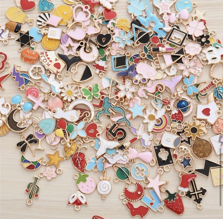 30 броя Смесени висулки за гривни / колиета , бижута