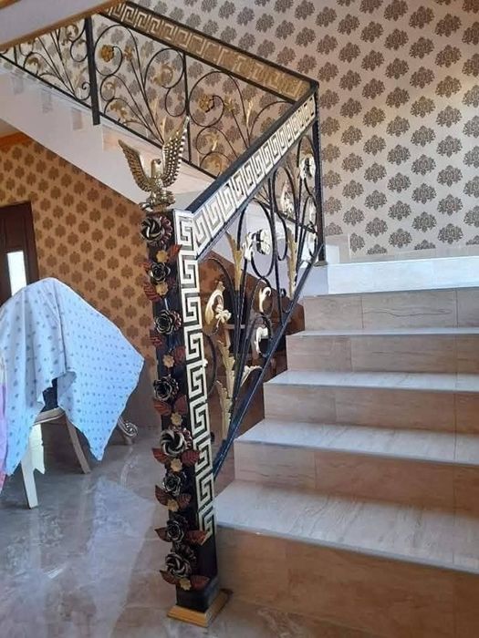 Executăm balustrade din fier forjat.