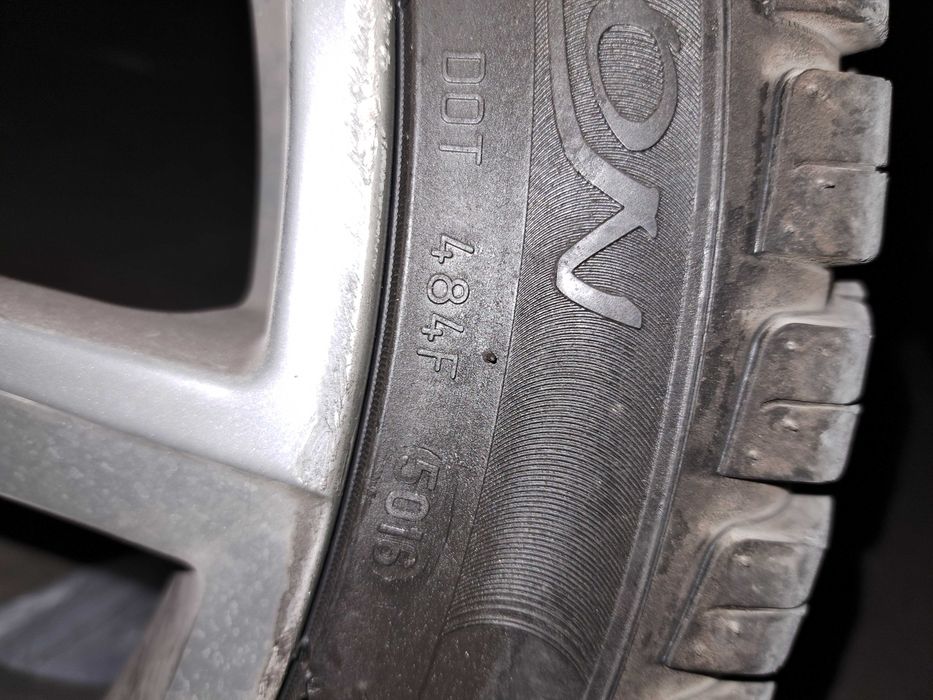 Продавам летни джанти с гуми 18-ки