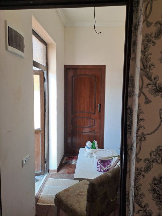 2 sotix yer 3 ta xona + oshxona addelna xommom