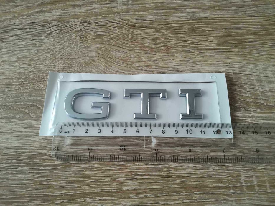 Volkswagen GTI сребриста емблема лого
