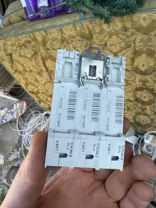 Intrerupator automat tripolar Hager MY363 C63 4500A siguranta electrica profesionala trifazica pentru tablou electric industrial sau rezidential