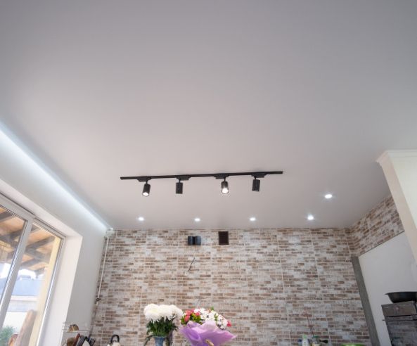 Натяжные потолки