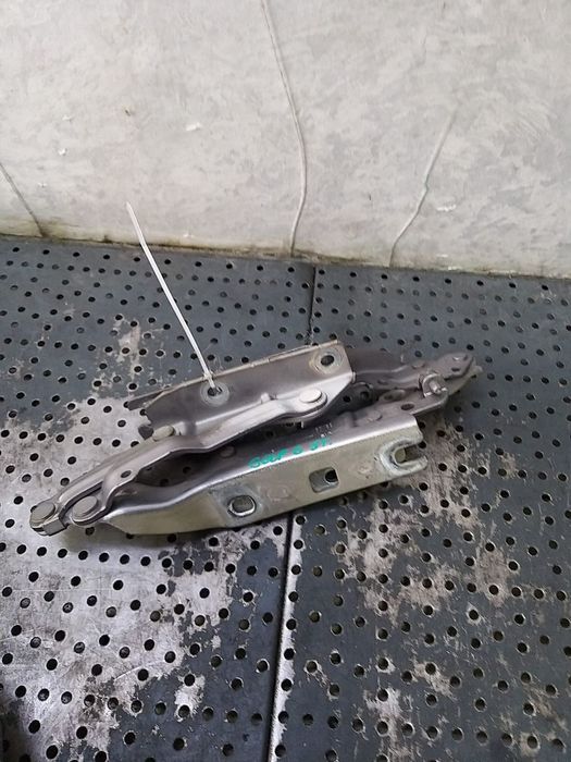 Set balamale capota stanga dreapta vw golf 6 5k 5k0823301b 5k0823302b