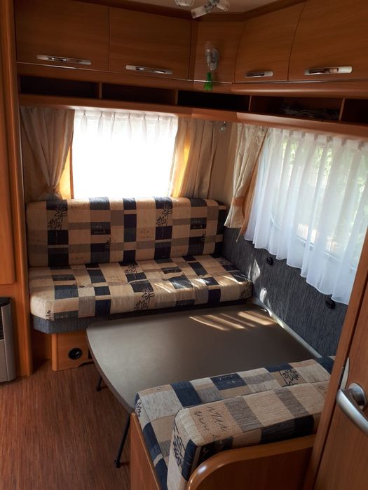 Vând rulota Hobby cu două spatii de dormit