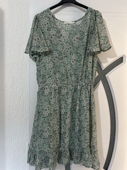 Спортно елегантни роклички