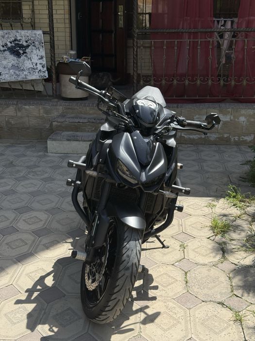 Мотоцикл Kawasaki Z1000, полностью черный, тюнинг, идеальное состояние
